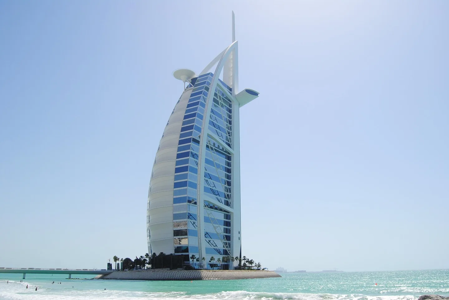 Free Zone Vs Mainland Differences in Dubai