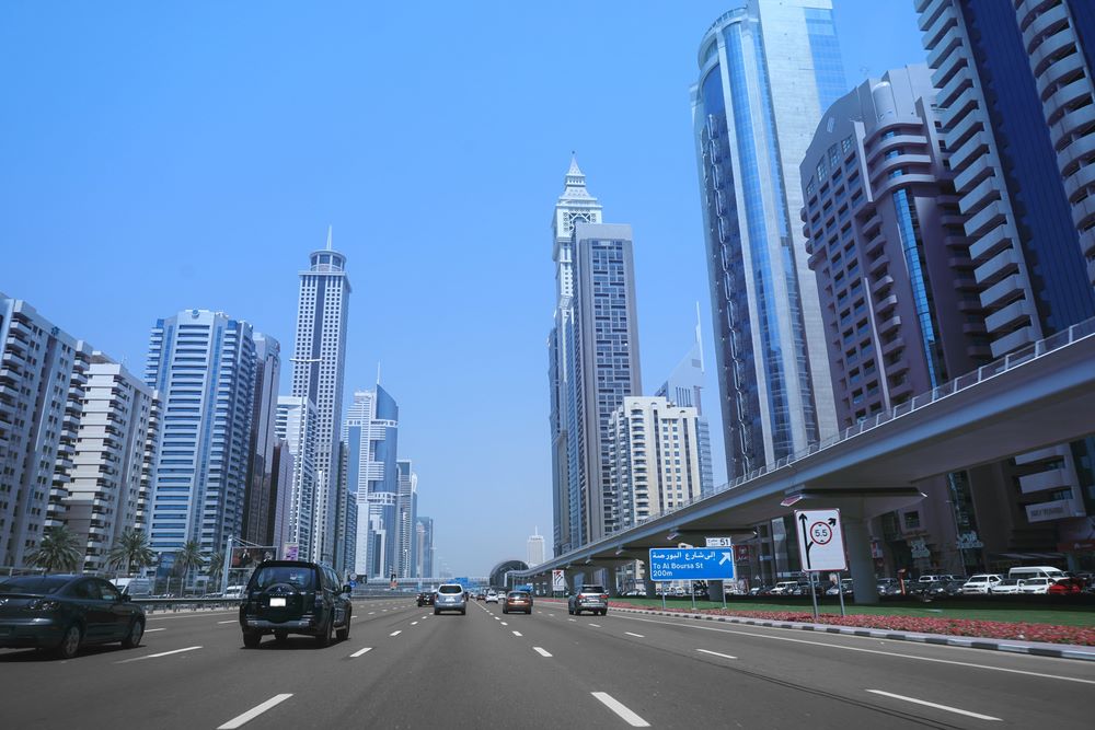 SHEIKH ZAYED ROAD – KEY CONSIDERATIONS BEFORE SETTING UP A BUSINESS ON ONE OF DUBAI’S BUSIEST STREETS